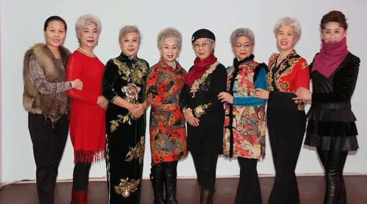 辽宁老年服饰艺术模特团第二期公开课汇报演出纪实